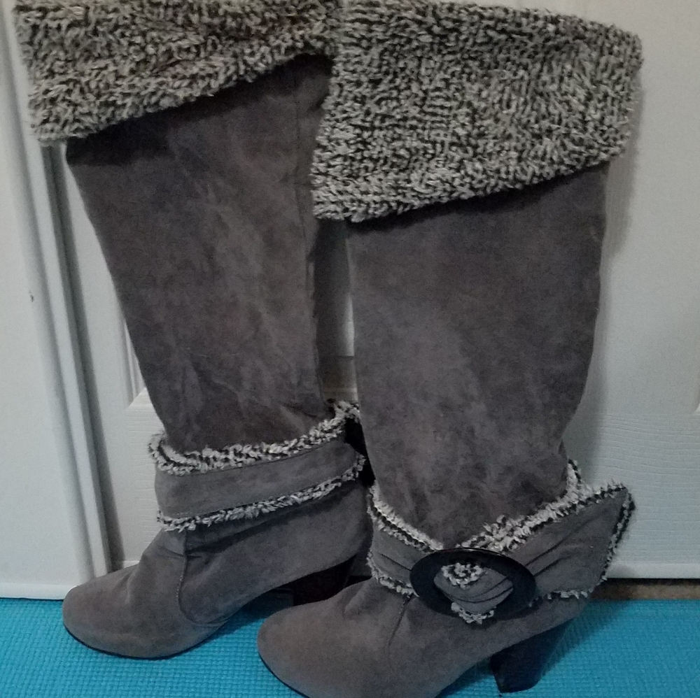 Size 7 knee high boots